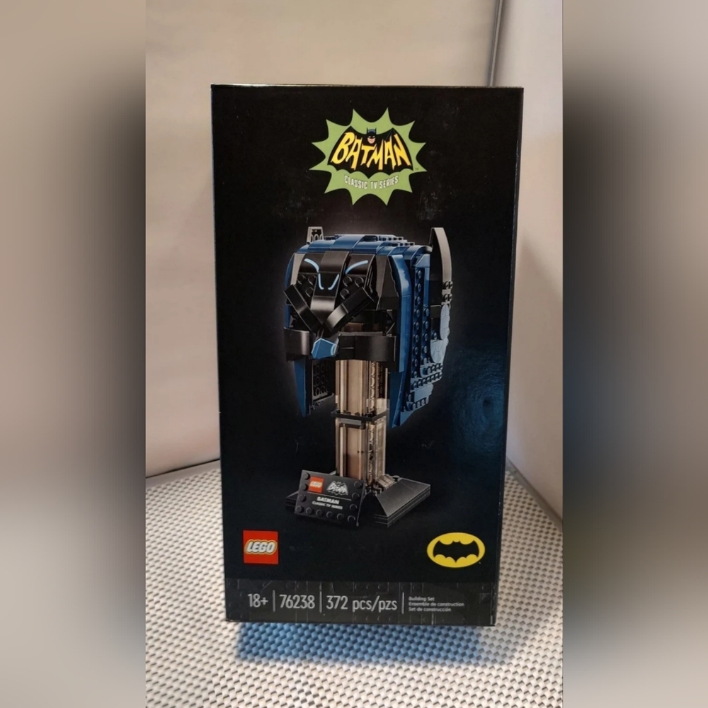 Lego 76238 Batman Cowl NWT Building Toy Set